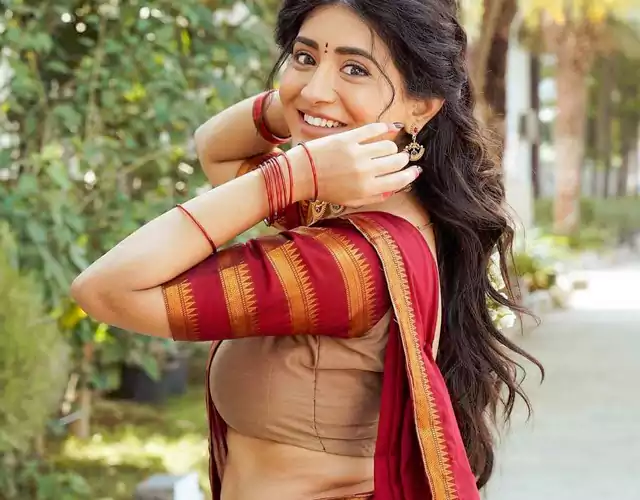 Rashi Singh New Pics